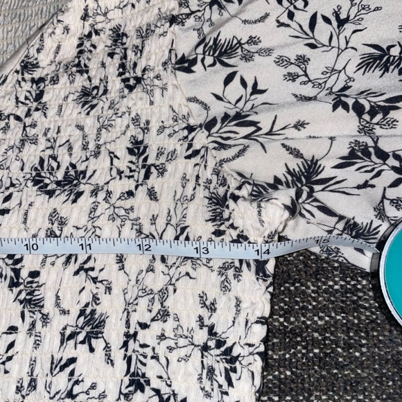 3/$12 - Matilda Jane Flowery Top Size M - Picture 5 of 8